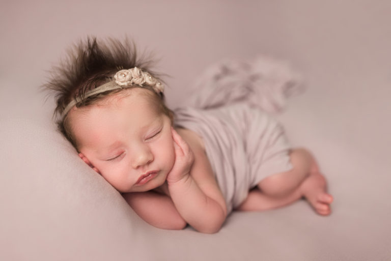 5 reasons you need to hire a newborn photographer